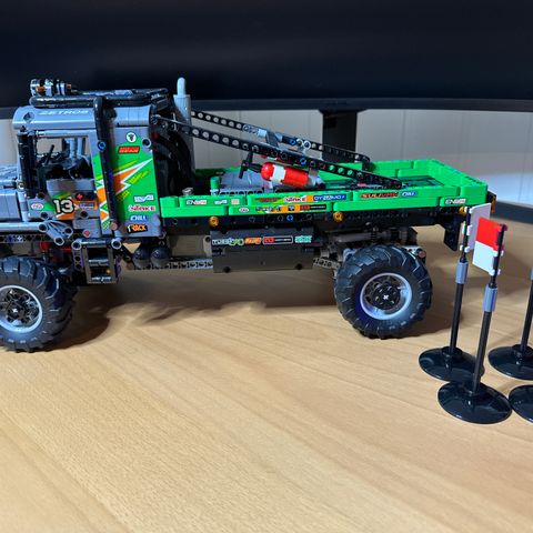 Lego Technic 42129 - 4x4 Mercedes-Benz Zetros Trial Truck