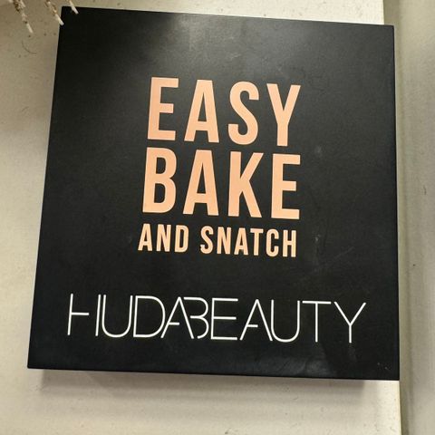 Huda beauty pudder