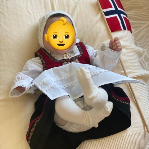 Festdrakt / bunad til baby 6 mnd, str 68. Brukt kun én gang