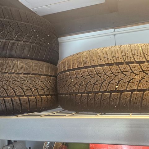 225/40 R18 Minerva Frostrack