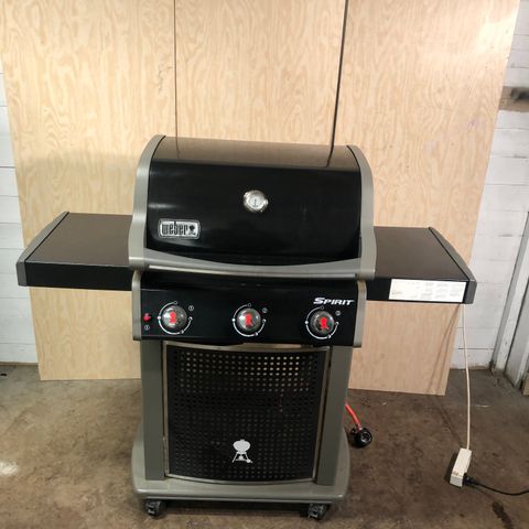 Weber Spirit E-310 gass grill - i bra stand