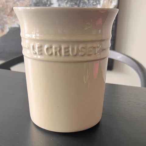 Le Creuset redskapskrukke i lys beige kr 150