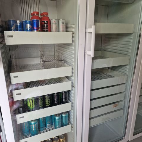 Kjøleskap med lås 2 stk