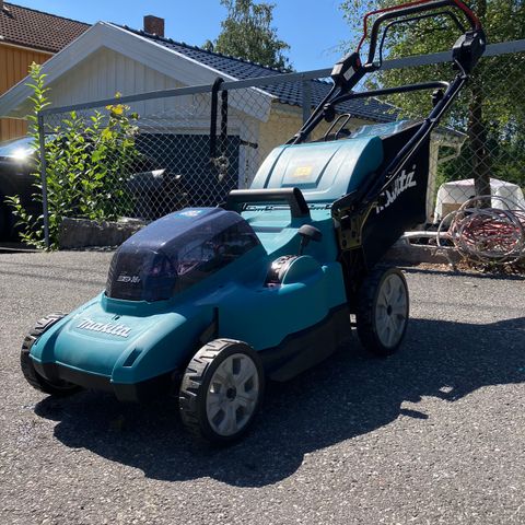 Makita DLM481Z gressklipper uten batterier og lader