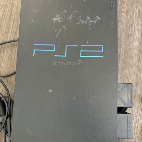 PlayStation 2 selges med spill