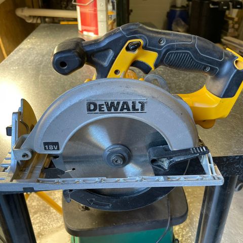 Dewalt DCS391 sirkelsag