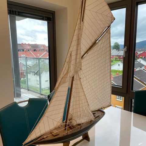 Modell av seilskute