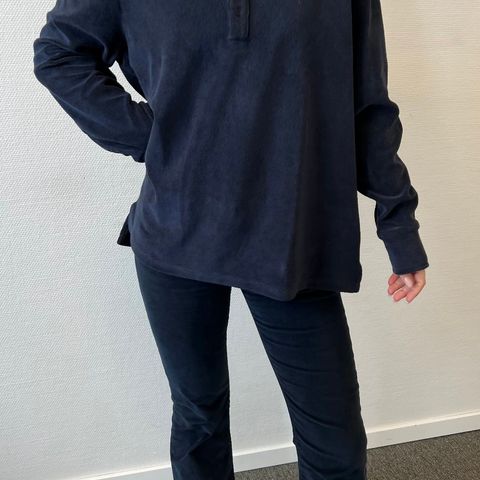 Ella&il Ylva Terry shirt navy - som ny (str S)