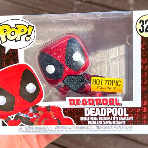 Funko Pop! Deadpool (Lounging) (Diamond) | Marvel (320) Excl. to Hot Topic