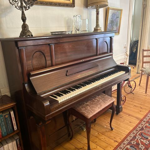 Flott eldre piano