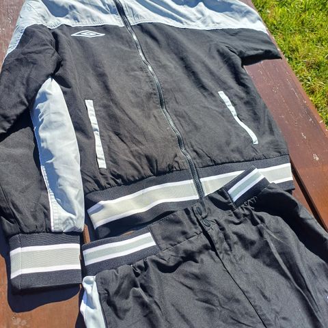 Umbro trenings sett selges kr.300,-