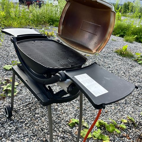 Weber q300/q3000 grill+stativ + gass flaske eller leie