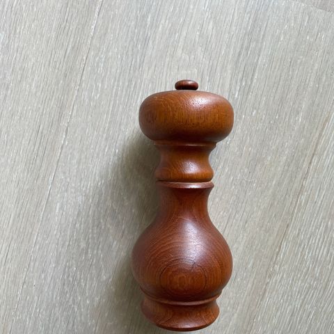 Dansk design Vintage Nissen teak pepperkvern DA-77