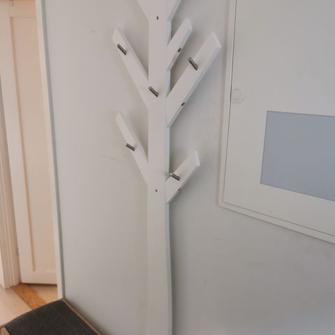 Frikk veggstumtjener 160x50 cm // Knagg til gang hvit tre