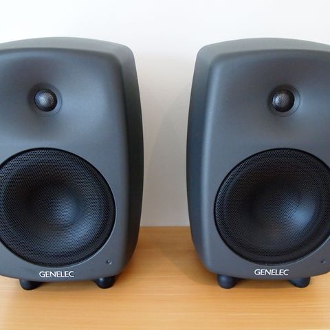 GENELEC 8040A studiomonitorer