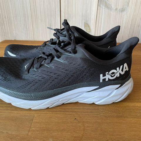 Hoka Clifton 8.