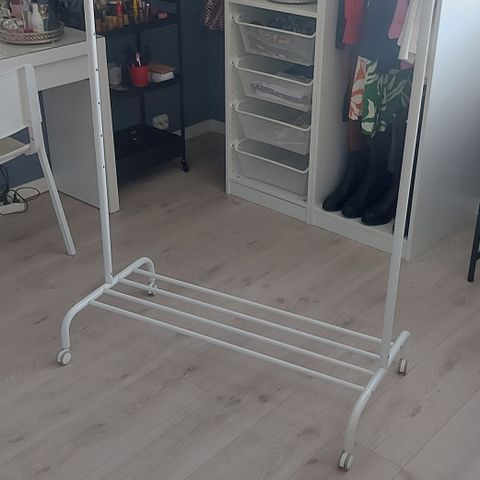 Klesstativ fra IKEA