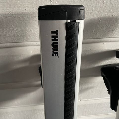 Thule WingBar Evo slidebar takrails og Thule sykkelstativ