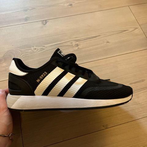 Adidas sneakers, som ny!