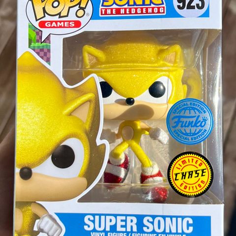 Funko Pop! Super Sonic (Golden Glitter Chase) | Sonic the Hedgehog (923)