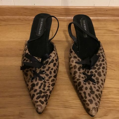 Fine sko. St. 37. Helt ny. Fra Ilse Jacobsen. Animal Print. Vintage. Må hentes.