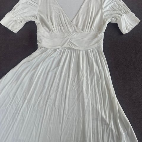 M by Madonna, 2007, hvit kjole