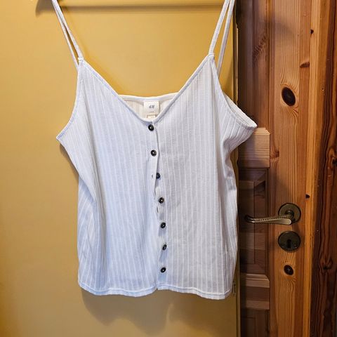 Singlet med knapper fra HM str. XL