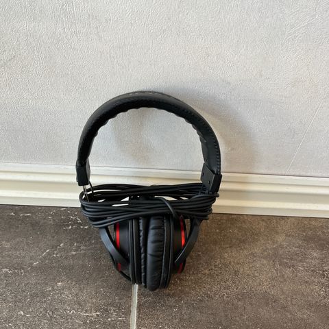 Scarlet studio headset