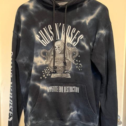 Guns n’ roses hettegenser/ hoodie fra Pull and Bear