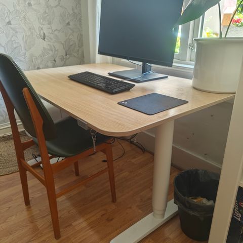 Bekant IKEA skrivebord hev senk 120x80