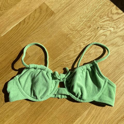 Grønn bikinitopp