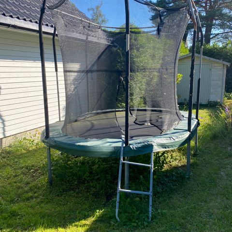 Trampoline fra jumpking gis bort (reservert)