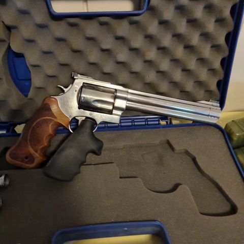 S&W 460 XVR   8 3/8' løp