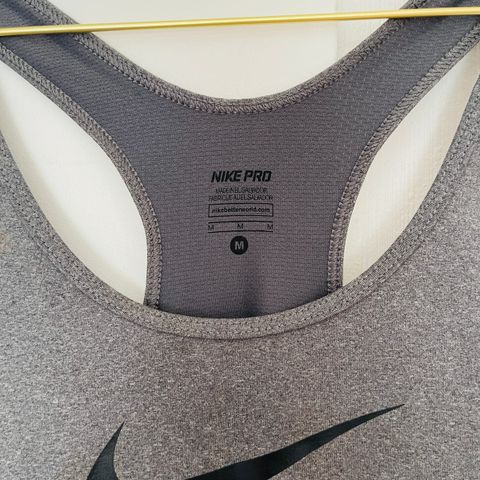 Singlet fra Nike Pro 🩶 str medium