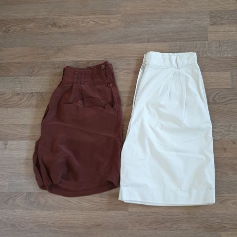 Shortser str M, brun tynt stoff, beige/hvit bomull. Som nye. 50 kr pr shorts