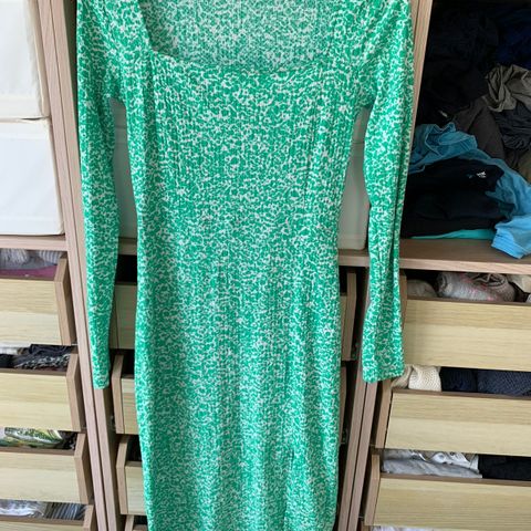 Grønn kjole fra Gina str S