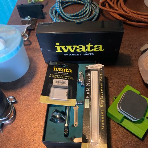Iwata Airbrush og Sparmax kompressor-alt du trenger for å sette i gang!