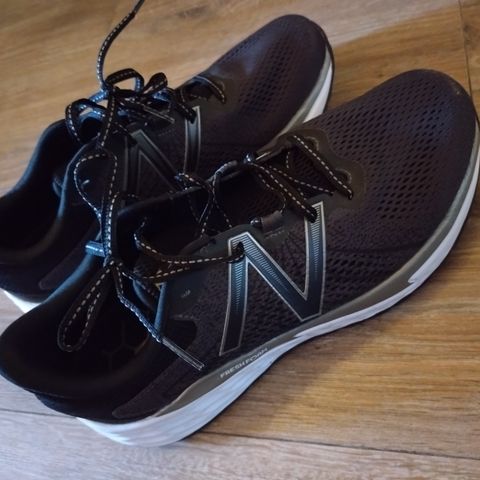 NB joggesko