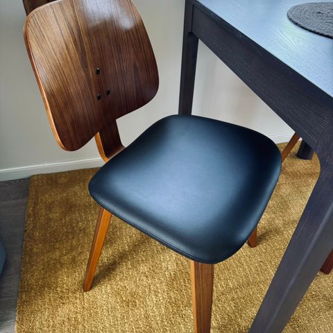 Vtwonen Classic stoler og IKEA kjøkkenbord