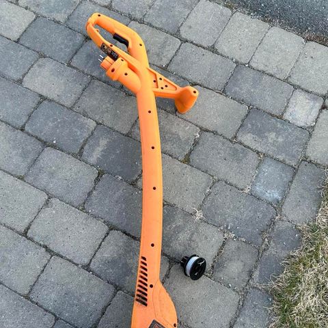 Gresstrimmer / kantklipper fra Black + Decker 350W