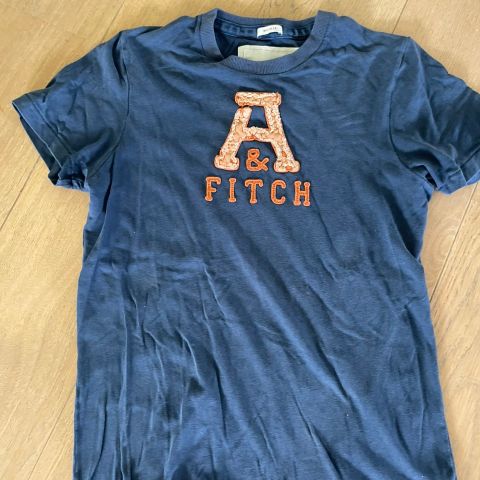 Abercrombie & Fitch t-skjorte