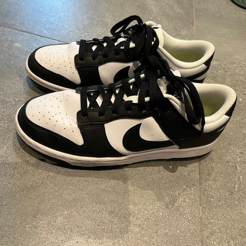 Nike Dunk Low Panda str 41