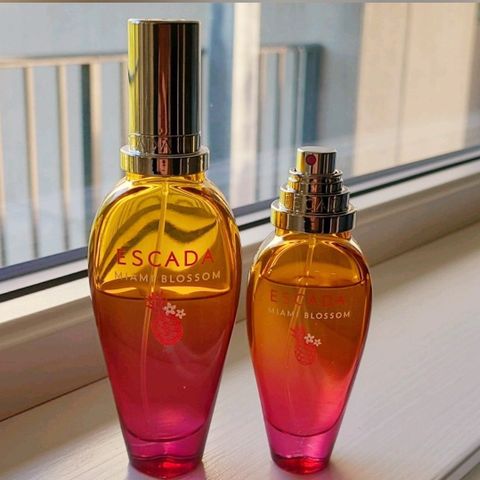 To Escada- Miami Blossom 50 ML og 30 ML selges