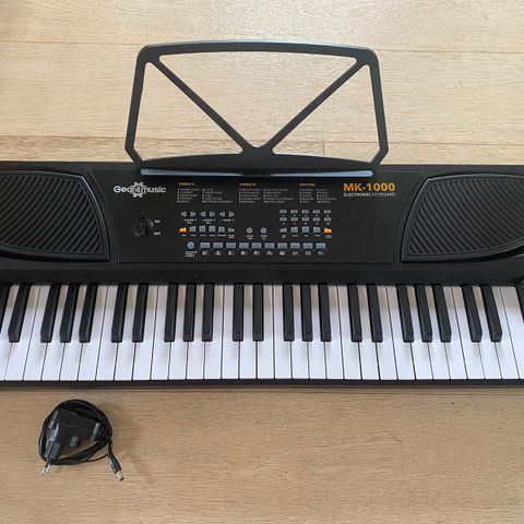Gear 4music keyboard