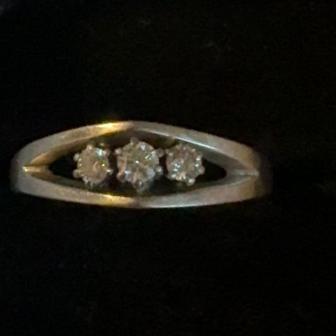 Diamant ring i hvitt gull