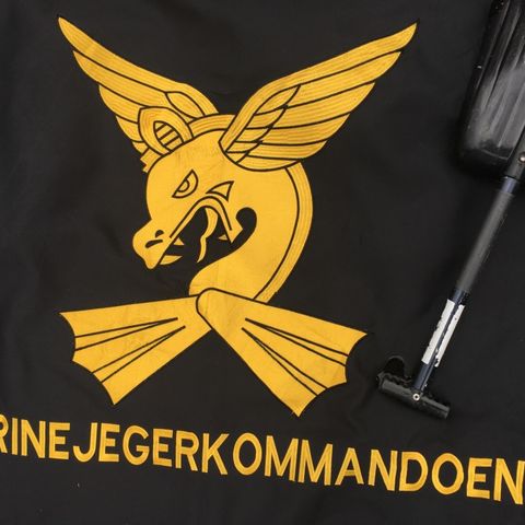 MARINEJEGERKOMMANDOEN. BRODERT orginalt ensidig flagg