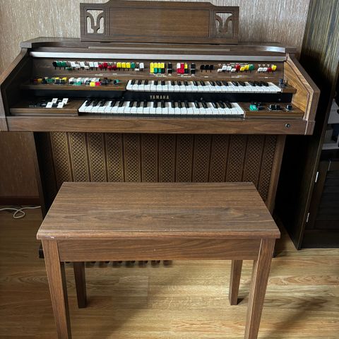 Gammelt Yamaha el orgel gis bort