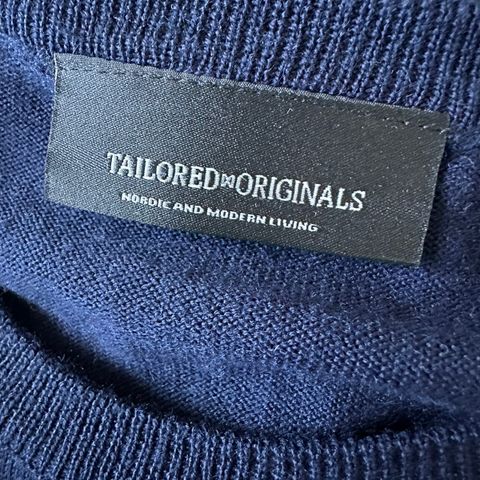 Tynn ullgenser fra Tailored & Originals