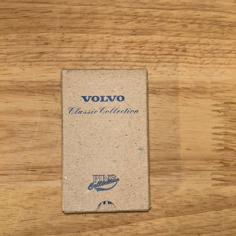 Volvo classic collection pins - 140 og 240