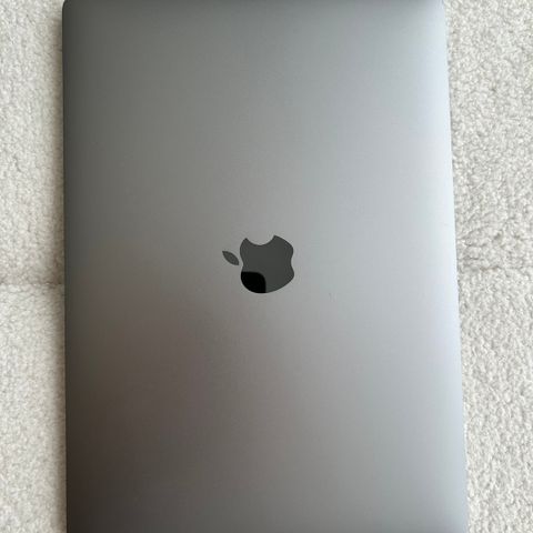 MacBook Pro - 2019 - i5- 13 inch